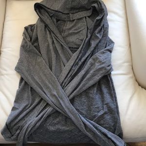 Lululemon sweater grey size 6